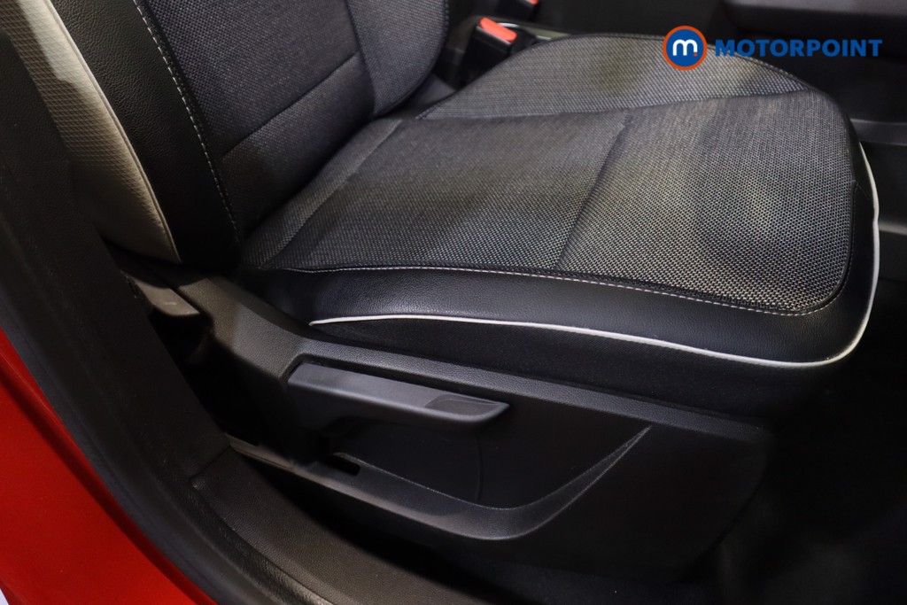 Renault Captur Se Edition Manual Petrol SUV - Stock Number (1577496) - 6th supplementary image
