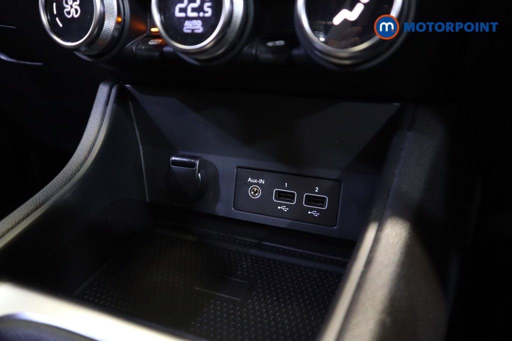 Renault Captur Se Edition Manual Petrol SUV - Stock Number (1577496) - 16th supplementary image