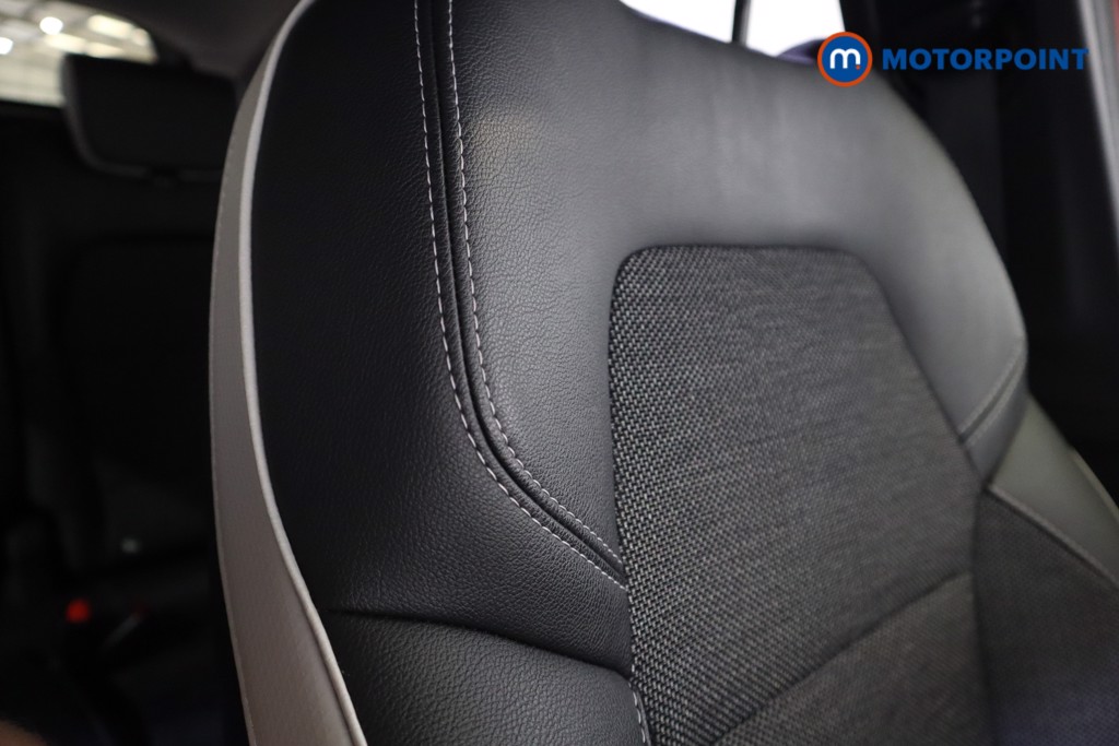 Renault Captur Se Edition Manual Petrol SUV - Stock Number (1577496) - 19th supplementary image