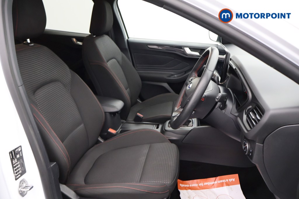 Ford Focus St-Line Edition Manual Petrol-Electric Hybrid Hatchback - Stock Number (1577842) - 11th supplementary image