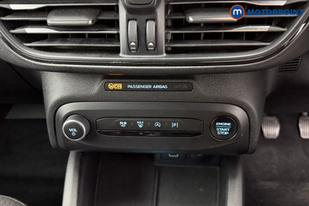Ford Focus St-Line Edition Manual Petrol-Electric Hybrid Hatchback - Stock Number (1577874) - 11th supplementary image