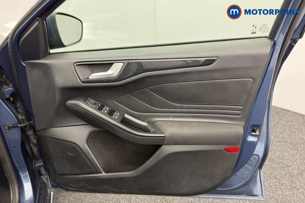 Ford Focus St-Line Edition Manual Petrol-Electric Hybrid Hatchback - Stock Number (1577874) - 17th supplementary image