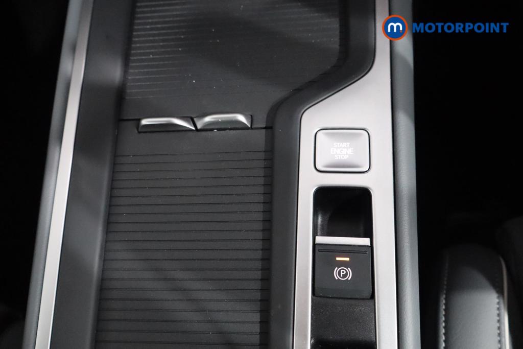 Volkswagen Passat Life Automatic Petrol Plug-In Hybrid Estate - Stock Number (1578103) - 3rd supplementary image