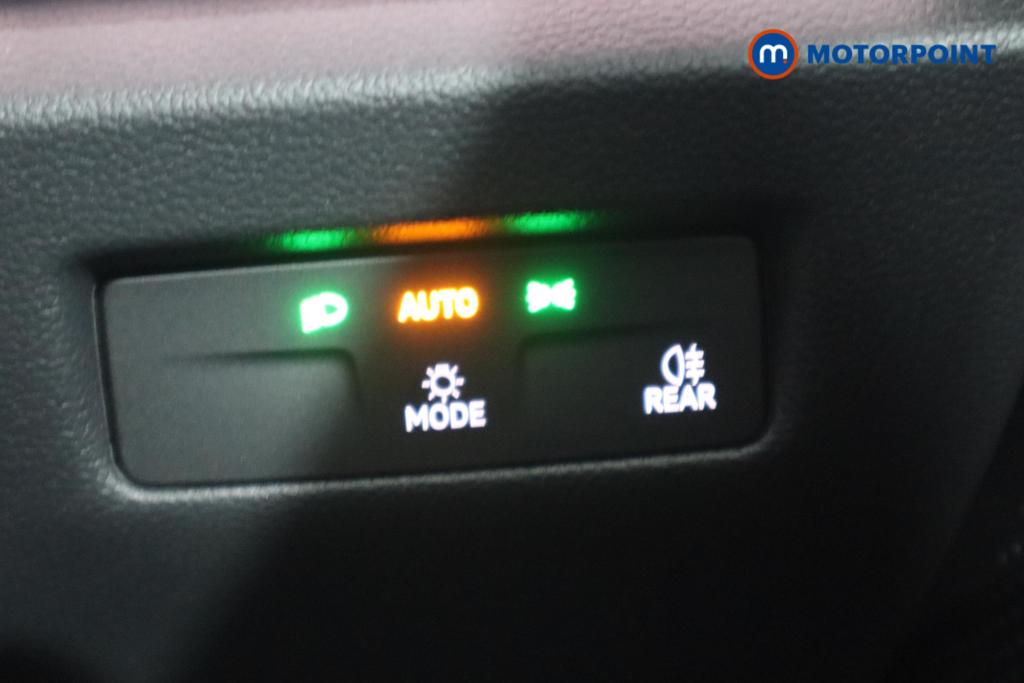 Volkswagen Passat Life Automatic Petrol Plug-In Hybrid Estate - Stock Number (1578103) - 10th supplementary image