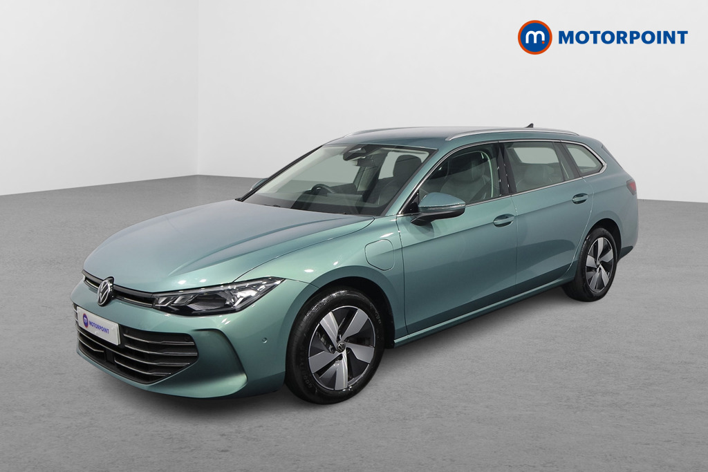 Volkswagen Passat Life Automatic Petrol Plug-In Hybrid Estate - Stock Number (1578103) - Passenger side front corner