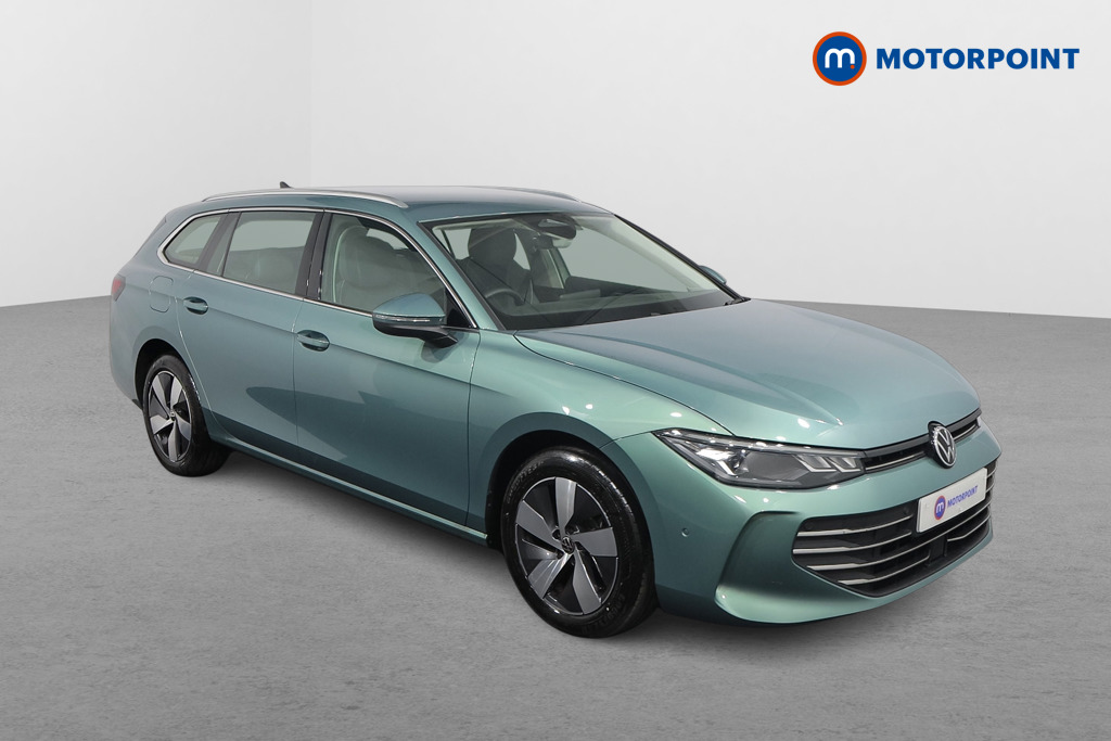 Volkswagen Passat Life Automatic Petrol Plug-In Hybrid Estate - Stock Number (1578103) - Drivers side front corner