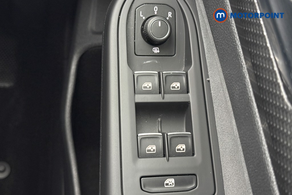 Volkswagen Golf R-Line Automatic Petrol Hatchback - Stock Number (1578278) - 25th supplementary image