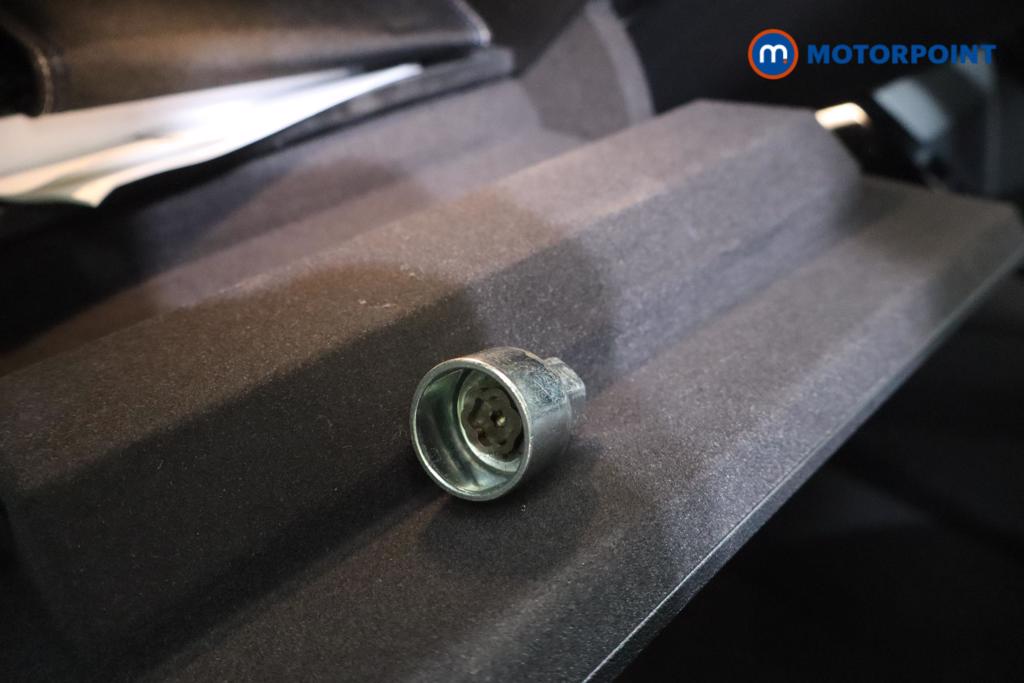 BMW 2 Series M Sport Manual Diesel Saloon - Stock Number (1578670) - 14th supplementary image