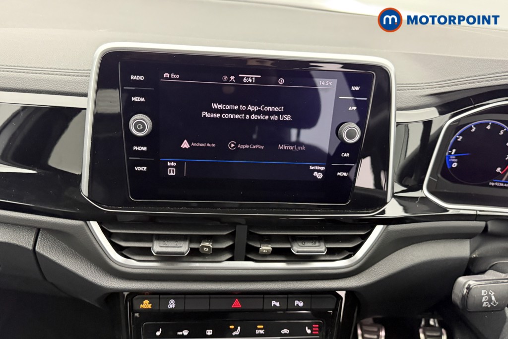 Volkswagen T-Roc R-Line Manual Petrol SUV - Stock Number (1578790) - 2nd supplementary image