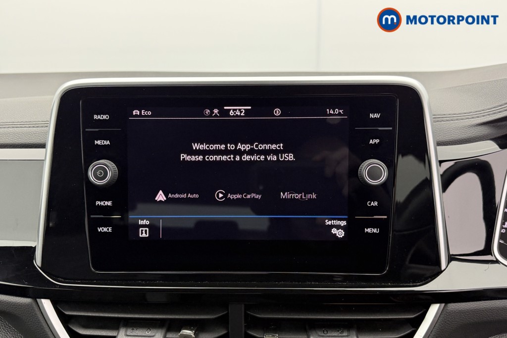 Volkswagen T-Roc R-Line Manual Petrol SUV - Stock Number (1578790) - 10th supplementary image