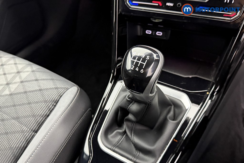 Volkswagen T-Roc R-Line Manual Petrol SUV - Stock Number (1578790) - 13th supplementary image