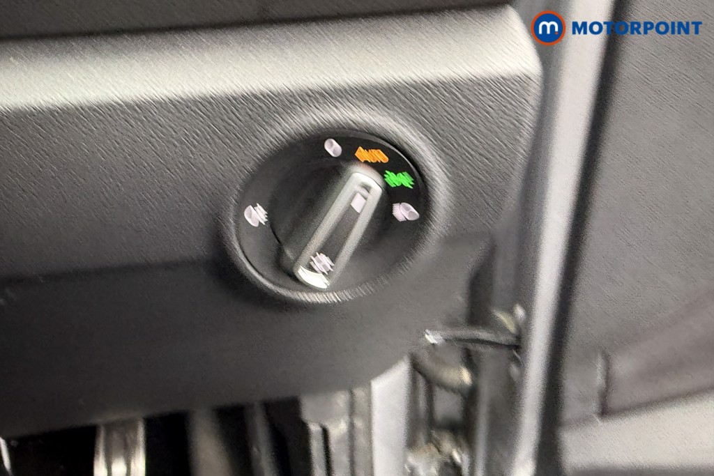 Volkswagen T-Roc R-Line Manual Petrol SUV - Stock Number (1578790) - 16th supplementary image