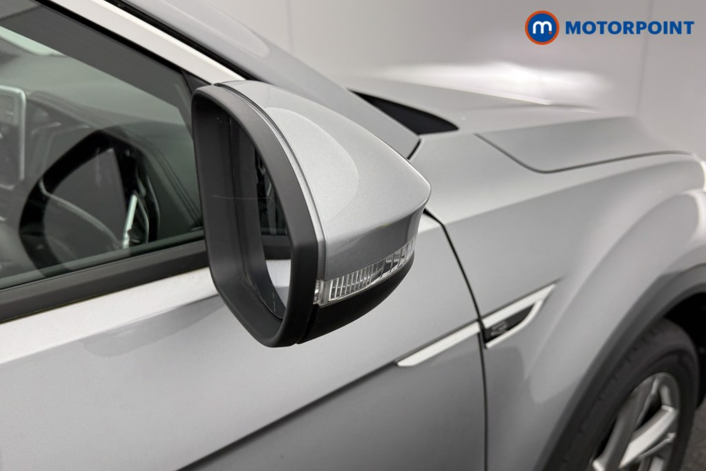 Volkswagen T-Roc R-Line Manual Petrol SUV - Stock Number (1578790) - 19th supplementary image