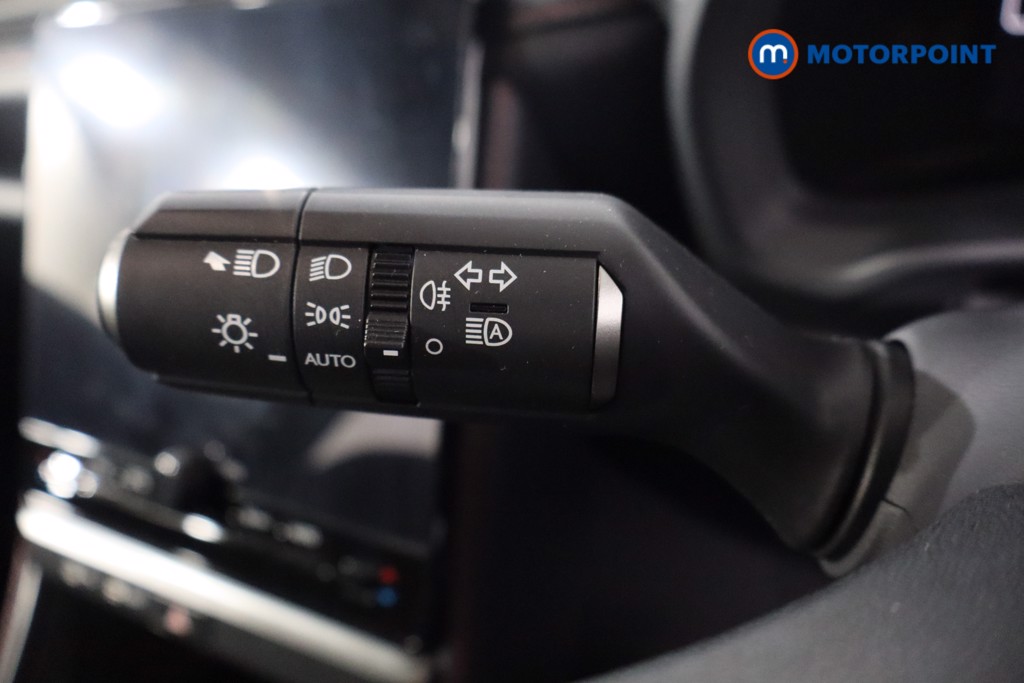 Lexus LBX Premium Automatic Petrol-Electric Hybrid SUV - Stock Number (1578870) - 17th supplementary image