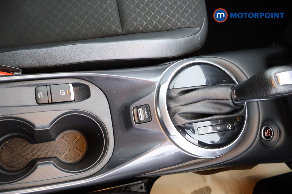 Nissan Juke N-Connecta Automatic Petrol SUV - Stock Number (1579056) - 6th supplementary image