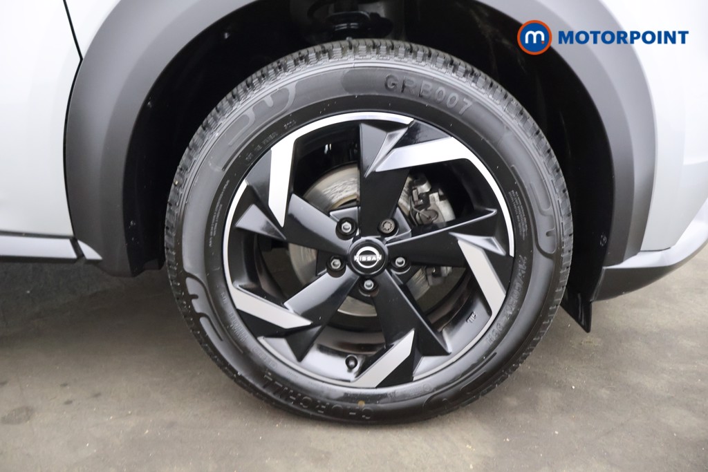 Nissan Juke N-Connecta Automatic Petrol SUV - Stock Number (1579056) - 17th supplementary image