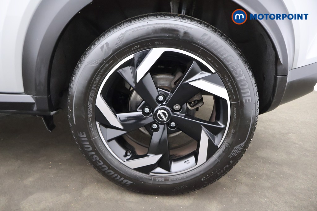 Nissan Juke N-Connecta Automatic Petrol SUV - Stock Number (1579056) - 19th supplementary image
