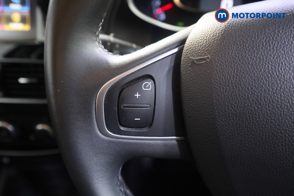 Renault Clio Iconic Manual Petrol Hatchback - Stock Number (1579301) - 3rd supplementary image