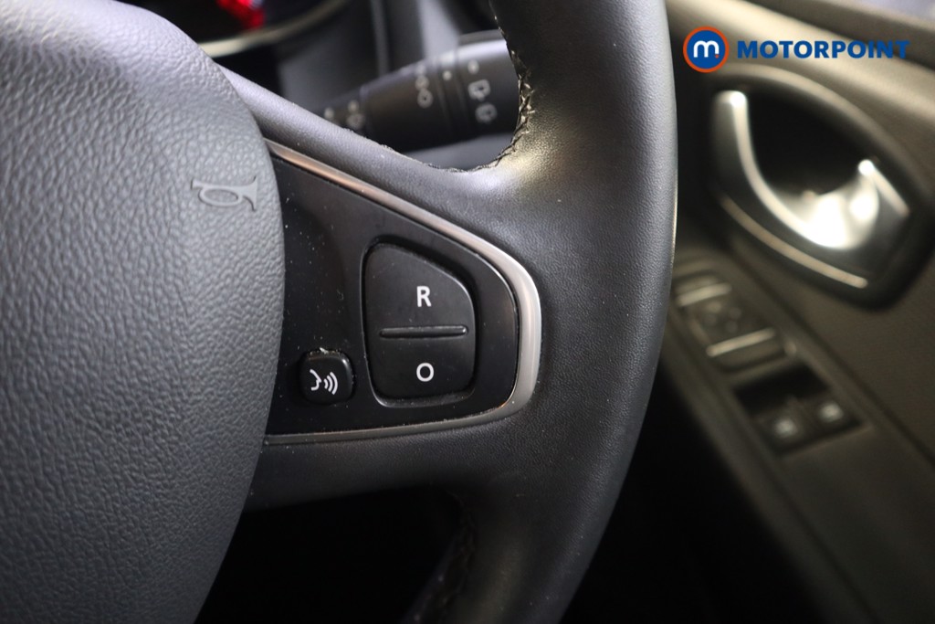 Renault Clio Iconic Manual Petrol Hatchback - Stock Number (1579301) - 4th supplementary image