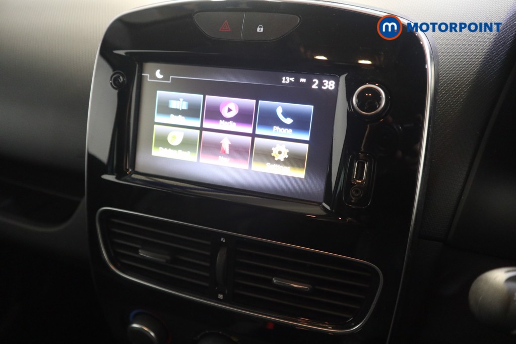 Renault Clio Iconic Manual Petrol Hatchback - Stock Number (1579301) - 6th supplementary image