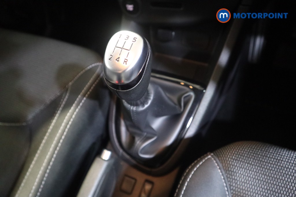 Renault Clio Iconic Manual Petrol Hatchback - Stock Number (1579301) - 8th supplementary image