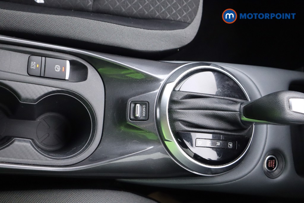 Nissan Juke N-Connecta Automatic Petrol SUV - Stock Number (1579399) - 4th supplementary image