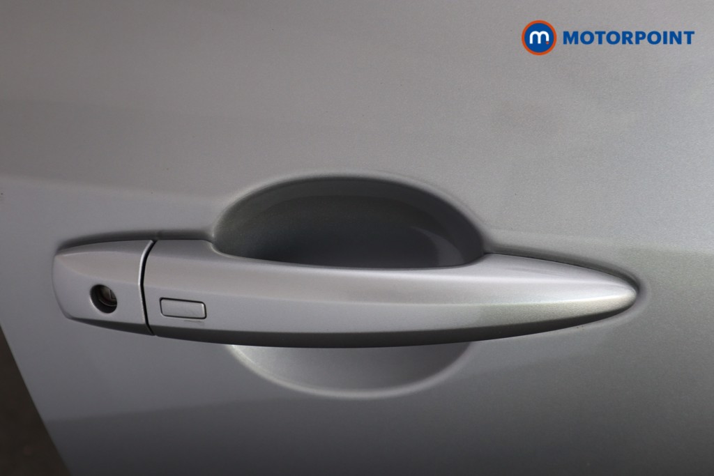 Nissan Juke N-Connecta Automatic Petrol SUV - Stock Number (1579399) - 21st supplementary image