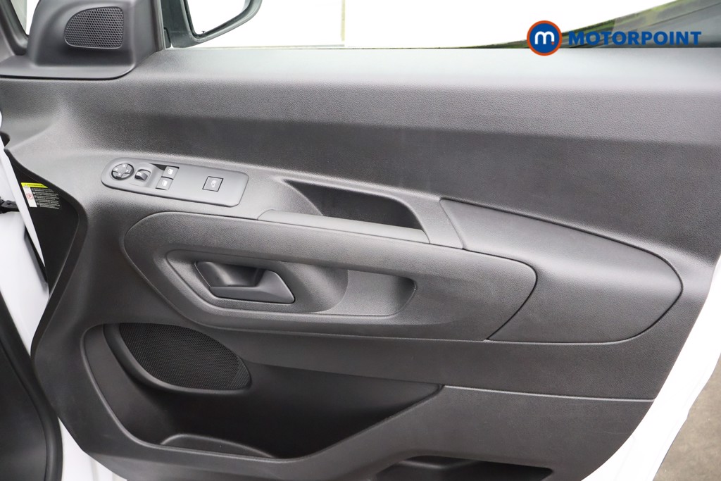 Vauxhall Combo Cargo Dynamic Automatic Electric Panel Van - Stock Number (1579594) - 8th supplementary image