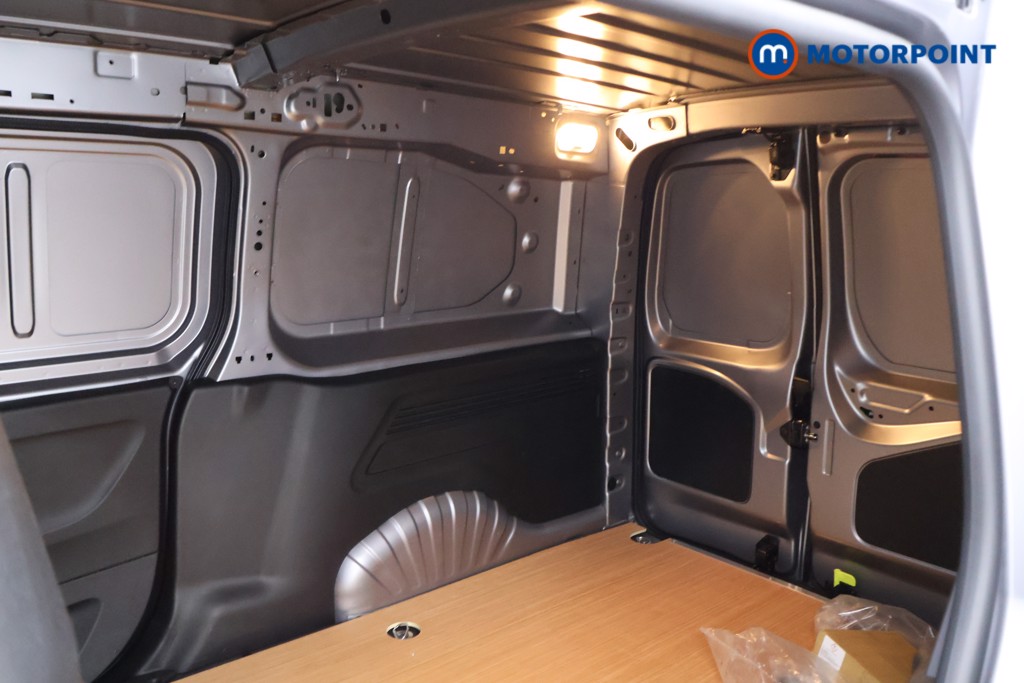 Vauxhall Combo Cargo PRO Automatic Electric Panel Van - Stock Number (1579600) - 13th supplementary image