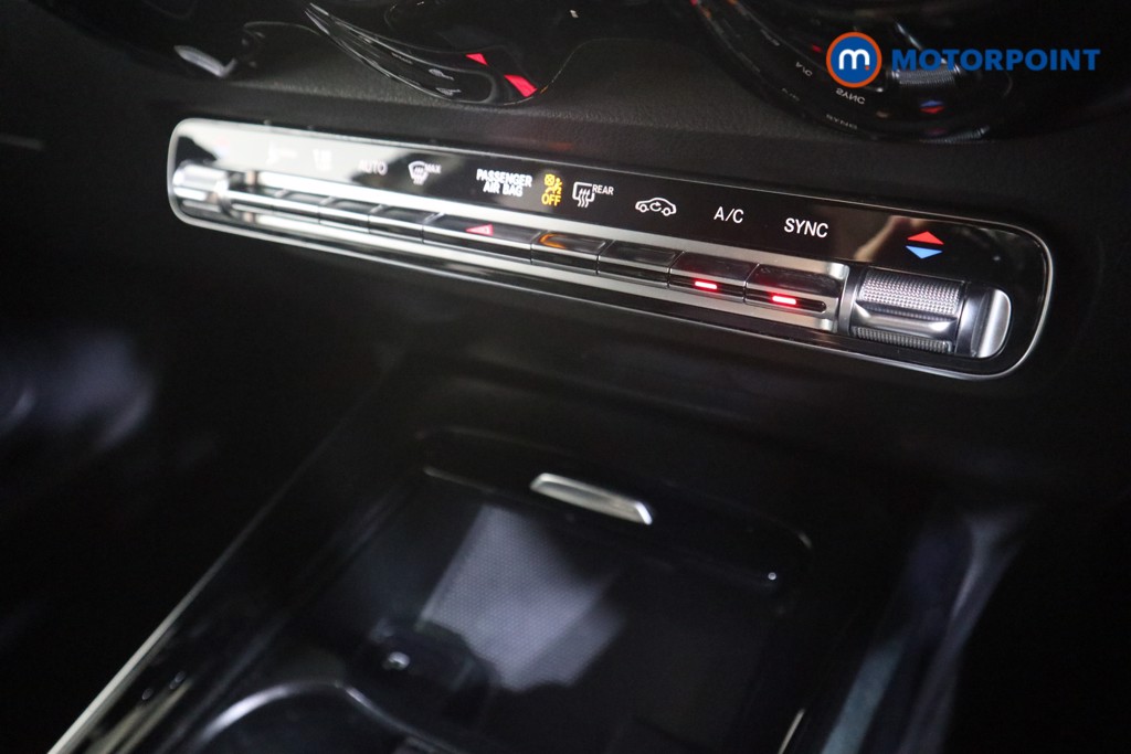 Mercedes-Benz GLB Amg Line Automatic Petrol SUV - Stock Number (1579733) - 7th supplementary image