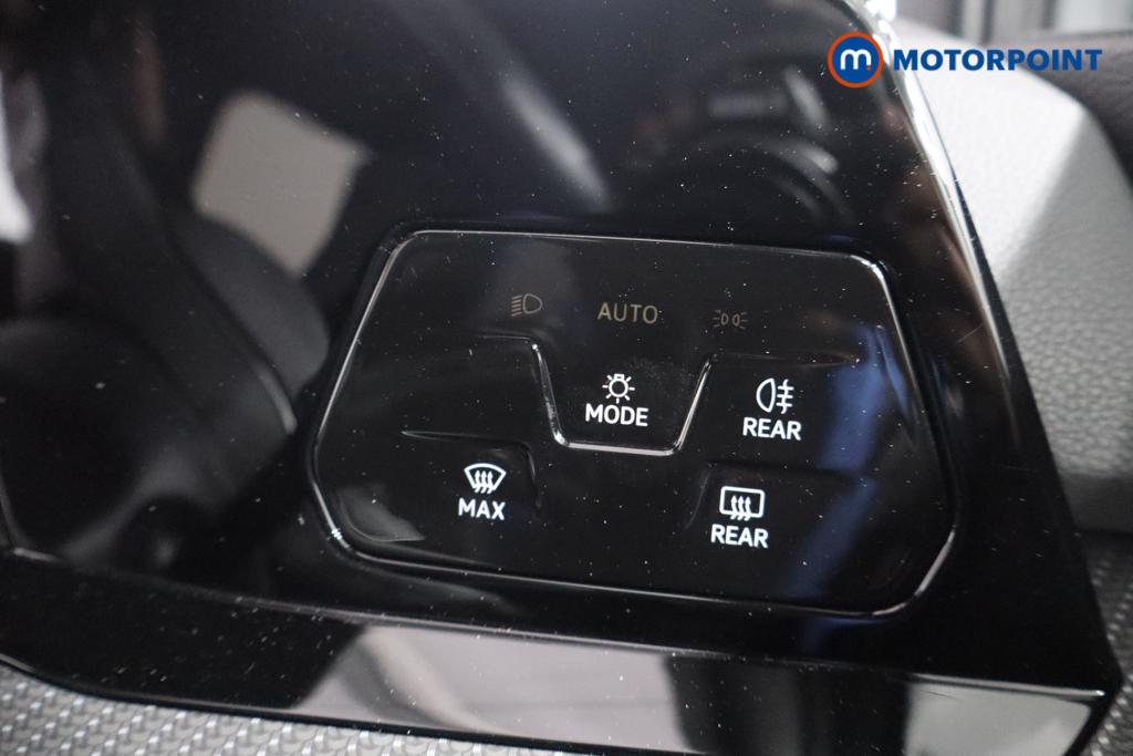 Volkswagen Golf R-Line Automatic Petrol Hatchback - Stock Number (1579742) - 11th supplementary image
