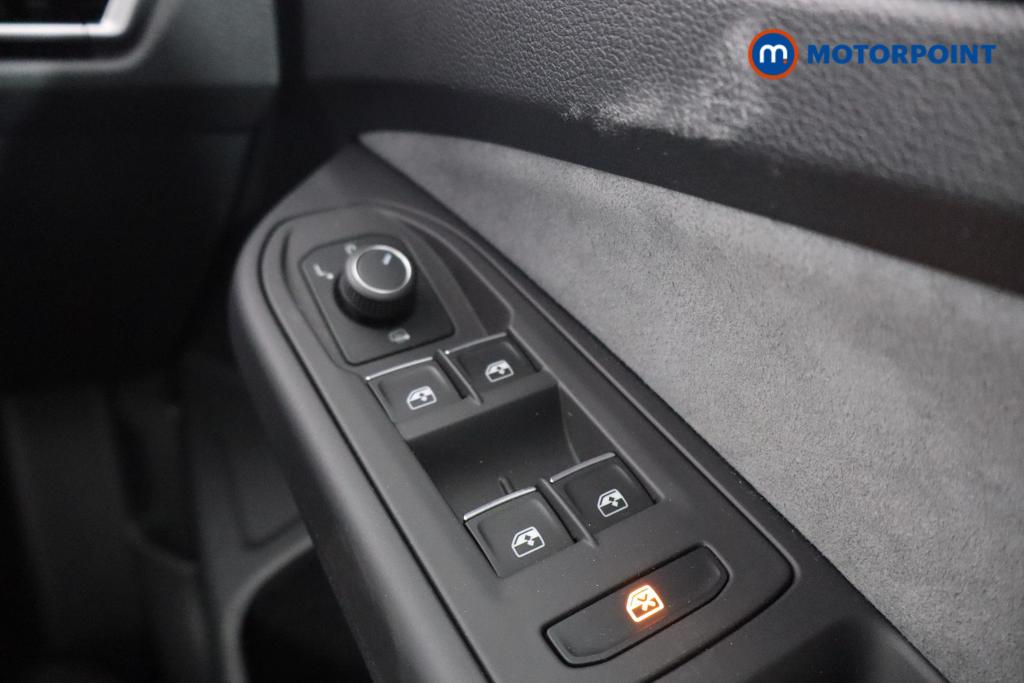 Volkswagen Golf R-Line Automatic Petrol Hatchback - Stock Number (1579742) - 12th supplementary image