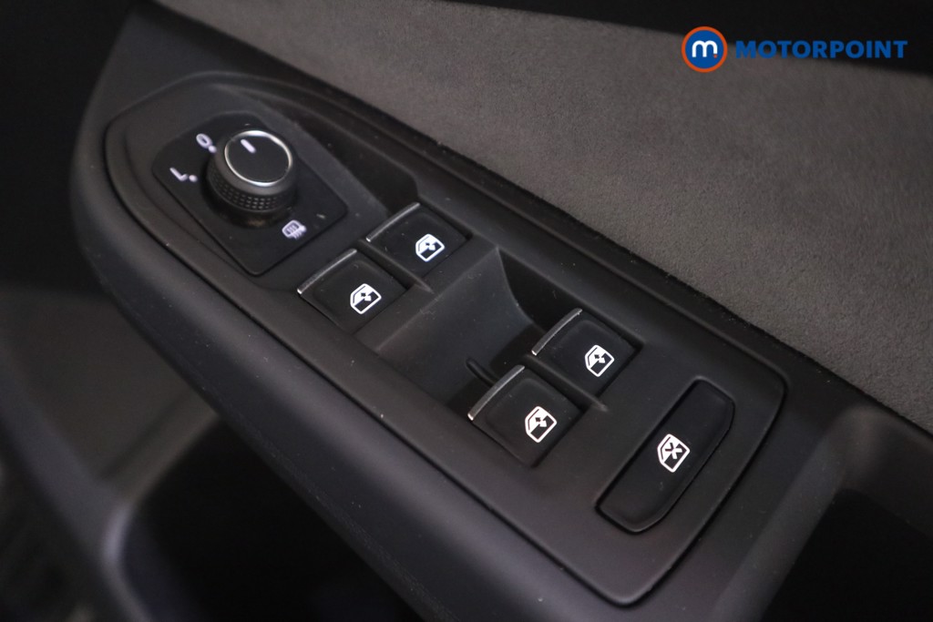 Volkswagen Golf R-Line Automatic Petrol Hatchback - Stock Number (1579777) - 10th supplementary image