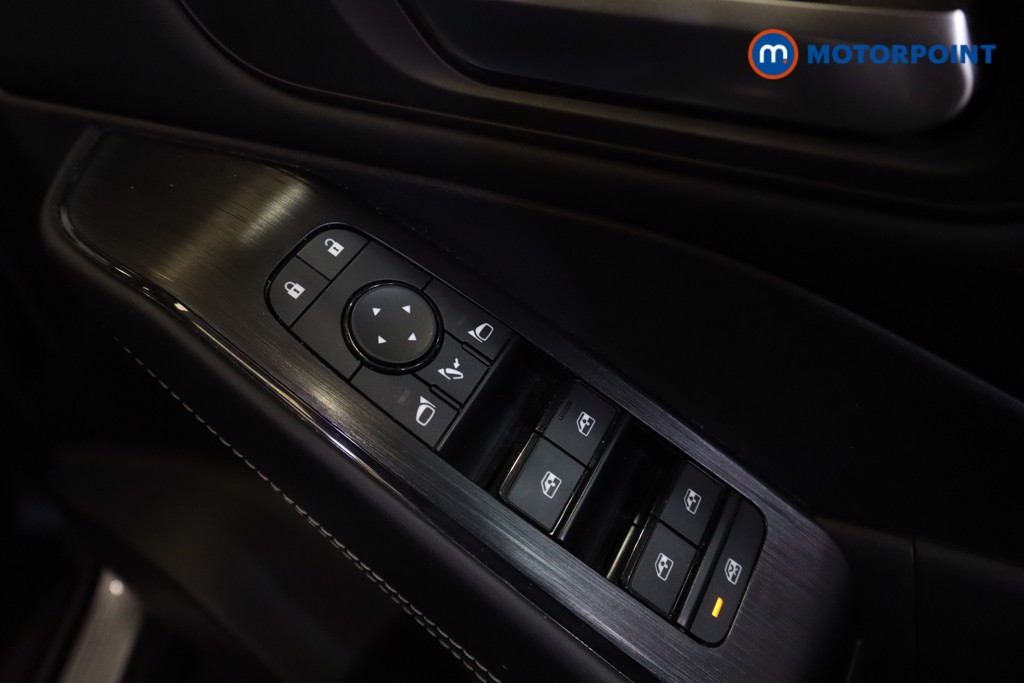 Nissan Qashqai N-Connecta Manual Petrol SUV - Stock Number (1579830) - 3rd supplementary image