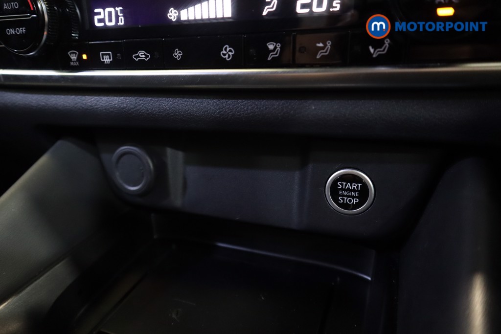 Nissan Qashqai N-Connecta Manual Petrol SUV - Stock Number (1579830) - 19th supplementary image