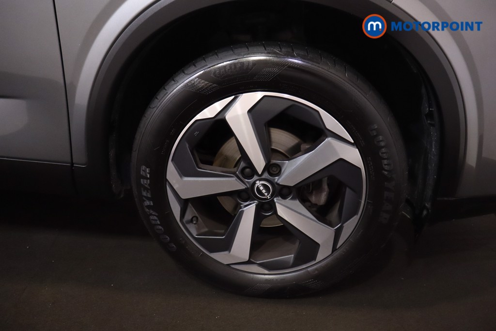 Nissan Qashqai N-Connecta Manual Petrol SUV - Stock Number (1579830) - 33rd supplementary image