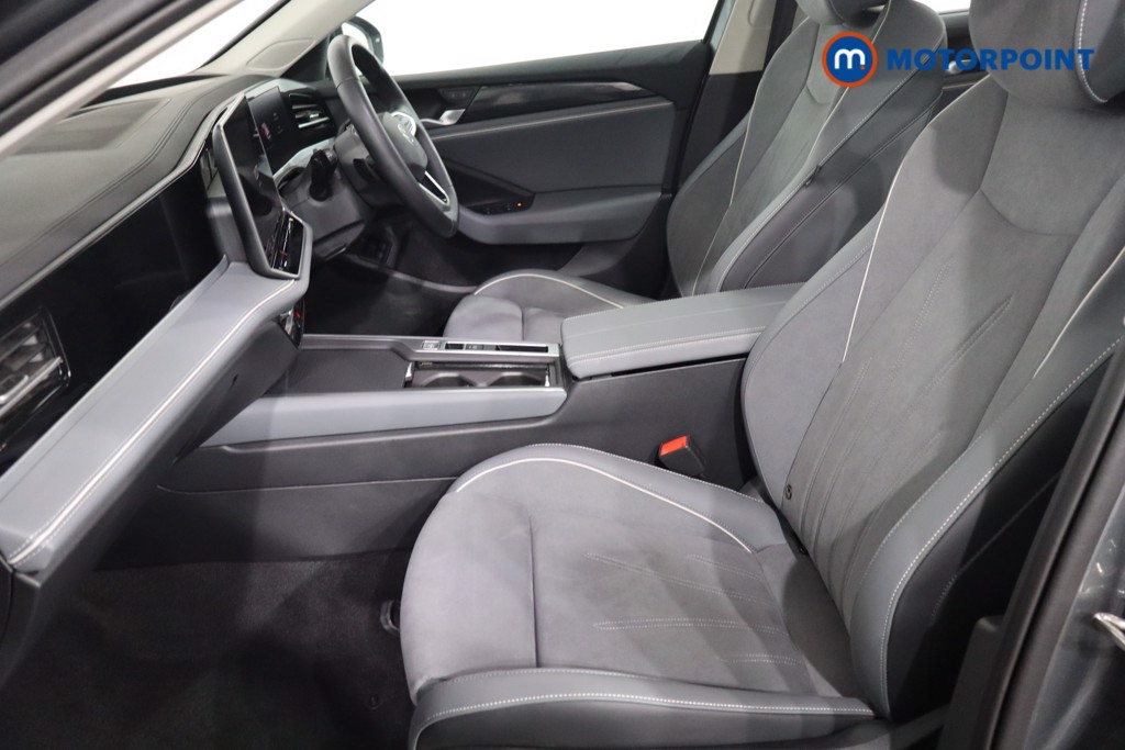 Volkswagen Passat Life Automatic Petrol Plug-In Hybrid Estate - Stock Number (1579900) - 4th supplementary image