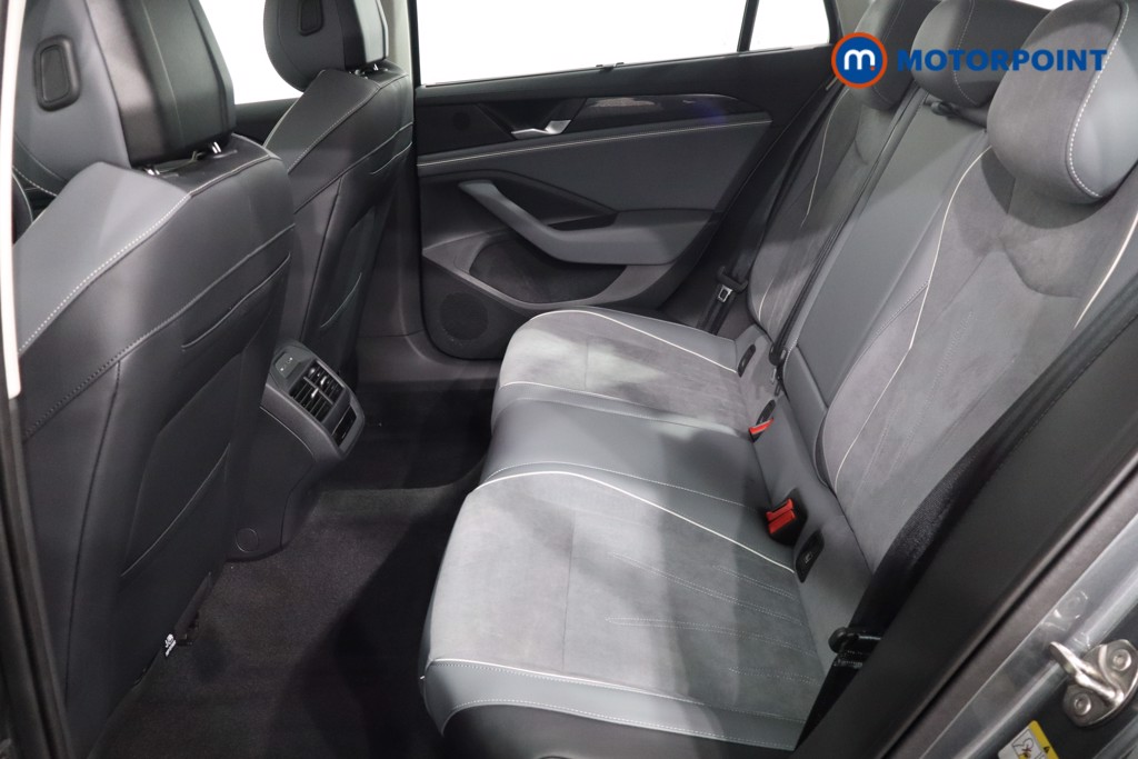 Volkswagen Passat Life Automatic Petrol Plug-In Hybrid Estate - Stock Number (1579900) - 5th supplementary image