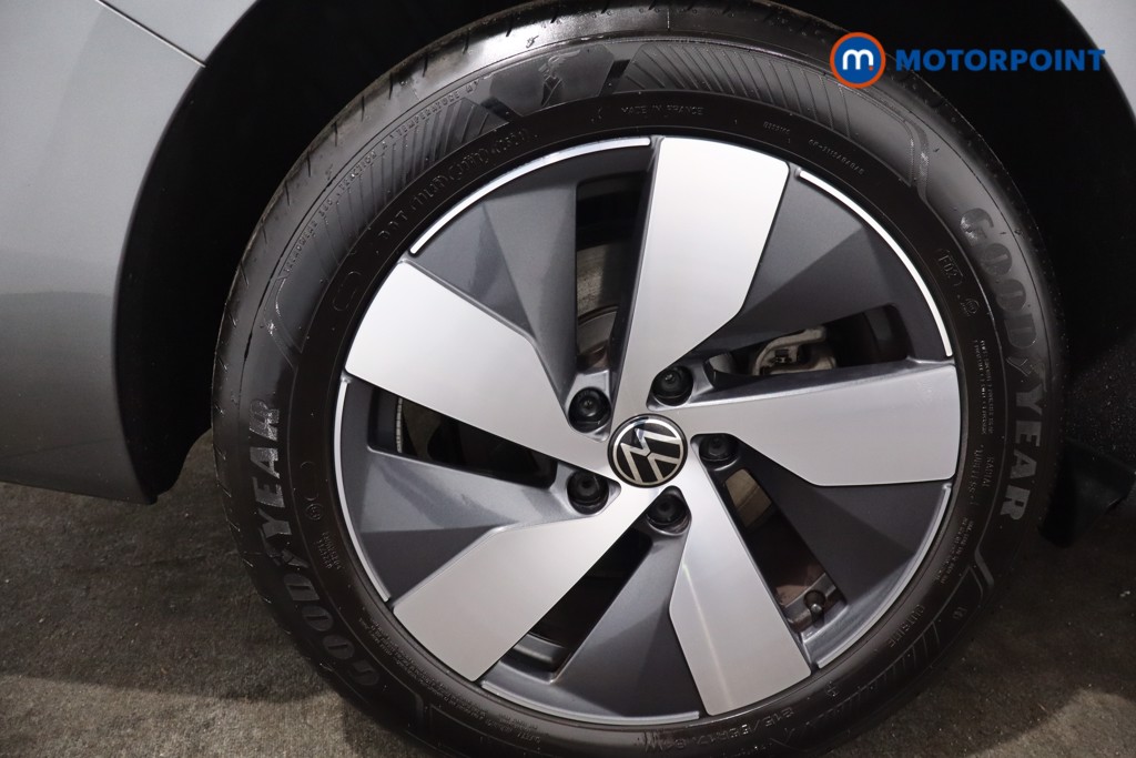 Volkswagen Passat Life Automatic Petrol Plug-In Hybrid Estate - Stock Number (1579900) - 9th supplementary image