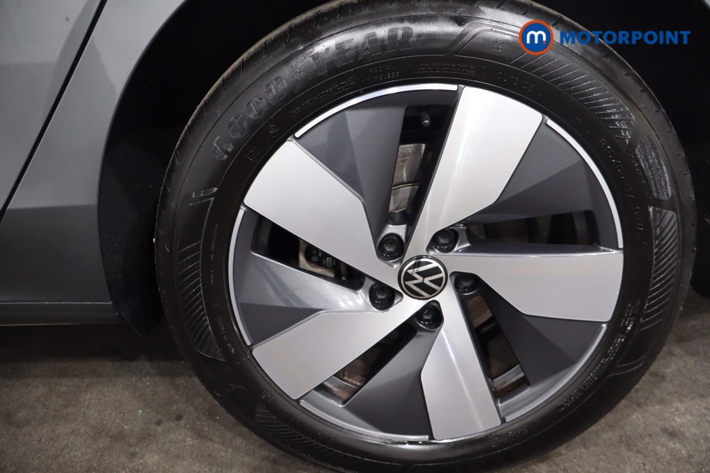 Volkswagen Passat Life Automatic Petrol Plug-In Hybrid Estate - Stock Number (1579900) - 12th supplementary image