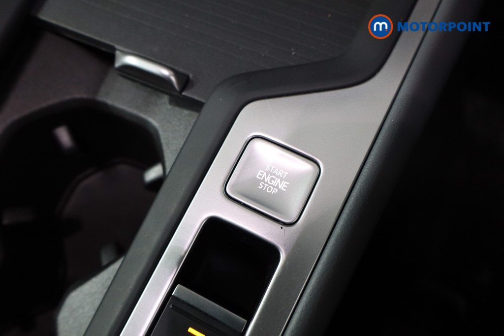 Volkswagen Passat Life Automatic Petrol Plug-In Hybrid Estate - Stock Number (1579900) - 13th supplementary image