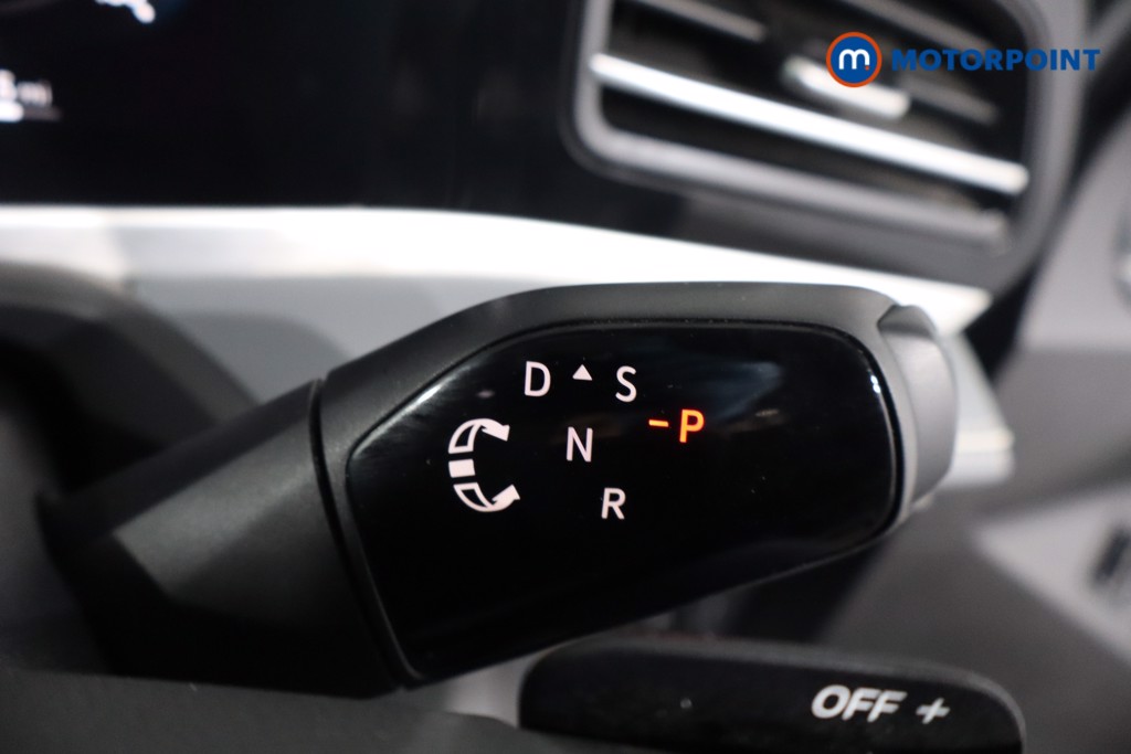 Volkswagen Passat Life Automatic Petrol Plug-In Hybrid Estate - Stock Number (1579900) - 14th supplementary image