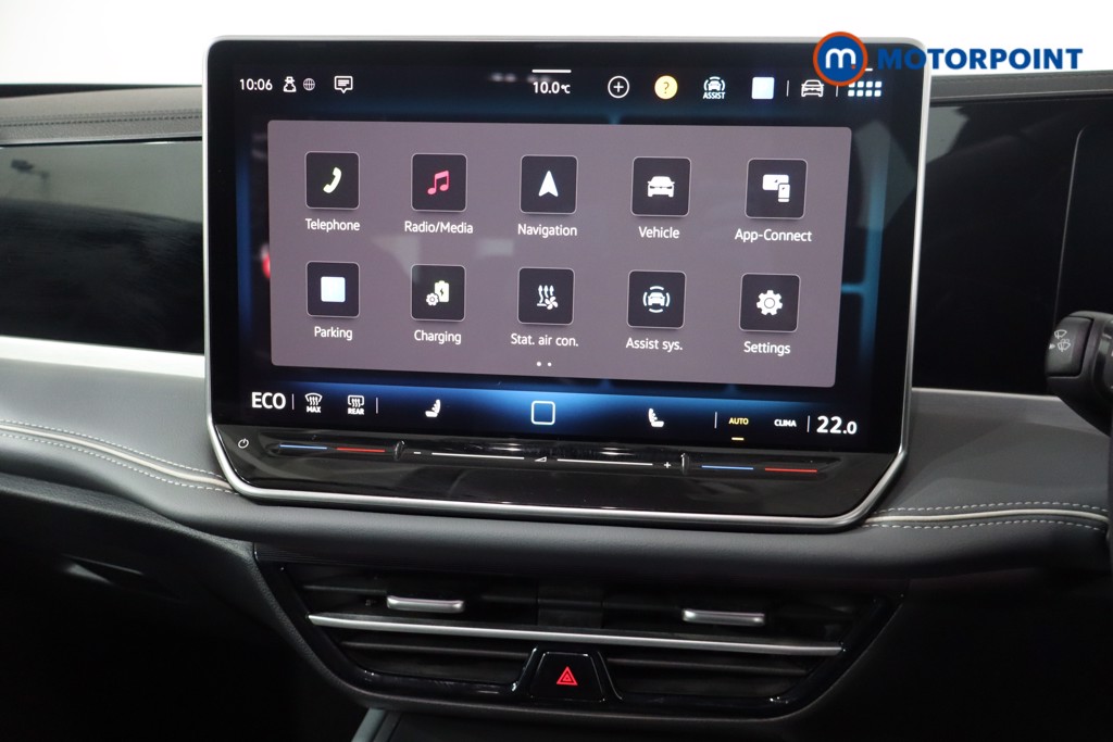 Volkswagen Passat Life Automatic Petrol Plug-In Hybrid Estate - Stock Number (1579900) - 15th supplementary image