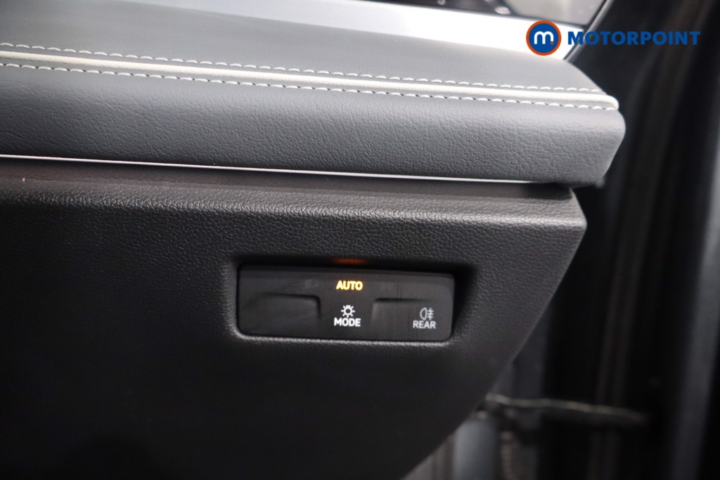 Volkswagen Passat Life Automatic Petrol Plug-In Hybrid Estate - Stock Number (1579900) - 22nd supplementary image