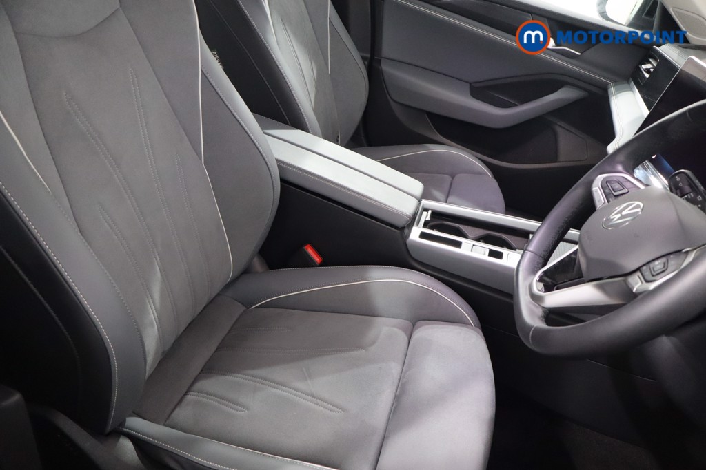 Volkswagen Passat Life Automatic Petrol Plug-In Hybrid Estate - Stock Number (1579900) - 24th supplementary image