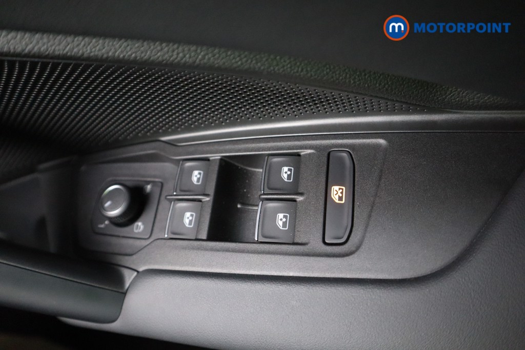 Volkswagen Tiguan R-Line Automatic Diesel SUV - Stock Number (1579985) - 10th supplementary image