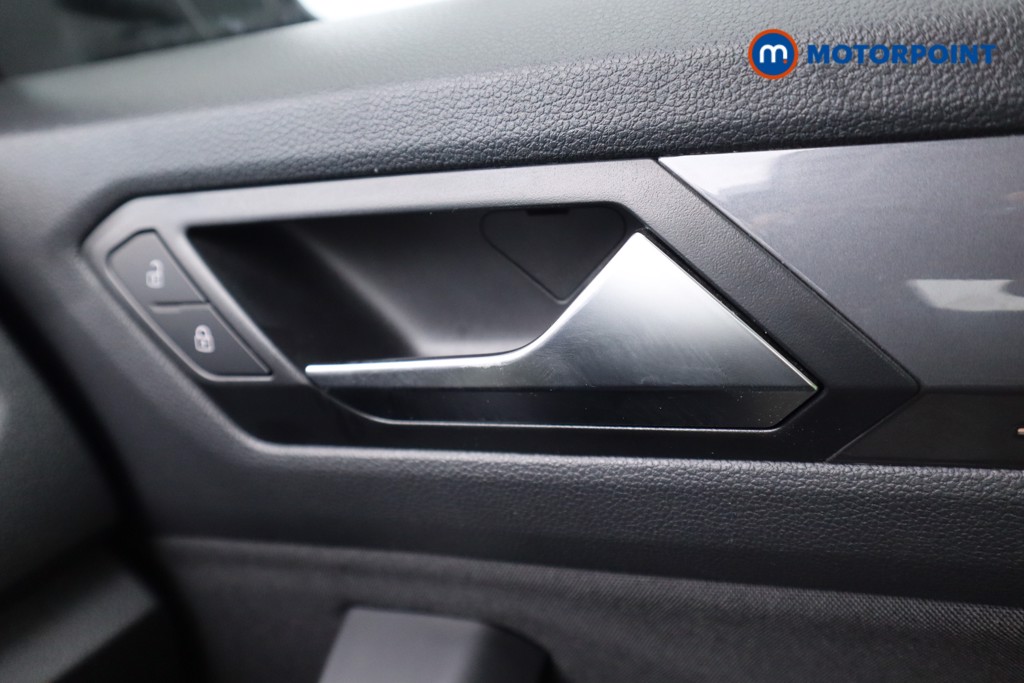 Volkswagen T-Roc SEL Automatic Petrol SUV - Stock Number (1580080) - 9th supplementary image