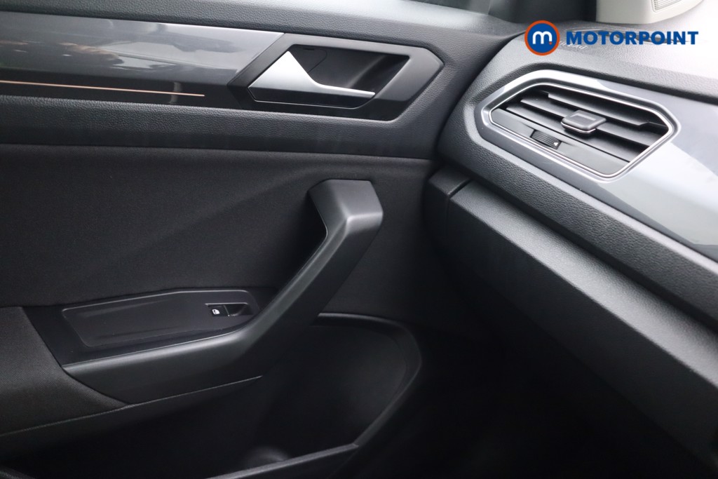 Volkswagen T-Roc SEL Automatic Petrol SUV - Stock Number (1580080) - 12th supplementary image