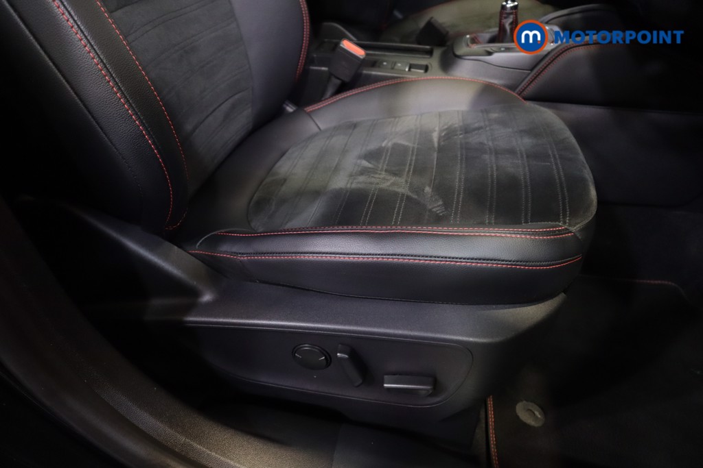 Ford Kuga St-Line Edition Manual Petrol SUV - Stock Number (1580131) - 7th supplementary image