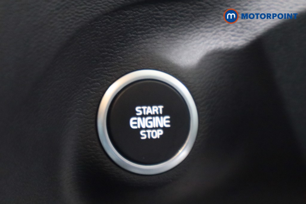 Volvo Xc40 R Design Pro Automatic Petrol SUV - Stock Number (1580354) - 13th supplementary image